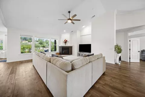 Living - 4648 Kilkee Dr, Redding, CA 96001 photo 3 of 3