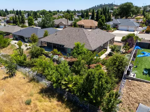 View/Area - 4648 Kilkee Dr, Redding, CA 96001 photo 4 of 8