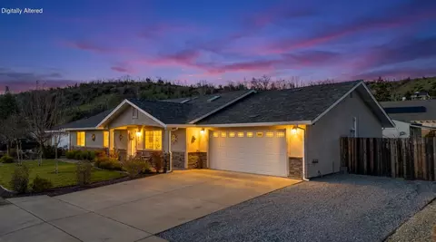 Exterior - 3110 Bedrock Ln, Redding, CA 96003 photo 2 of 13