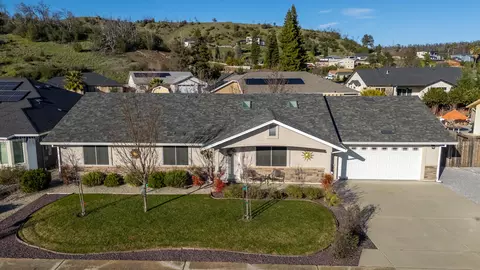 3110 Bedrock Ln, Redding, CA 96003