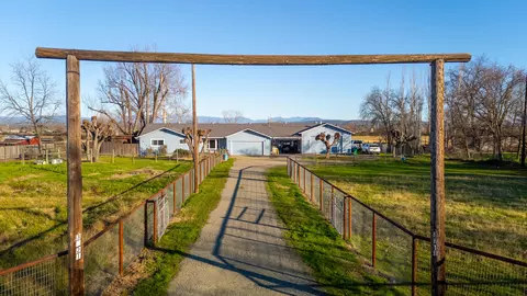 3721 Drybread Rd, Cottonwood, CA 96022