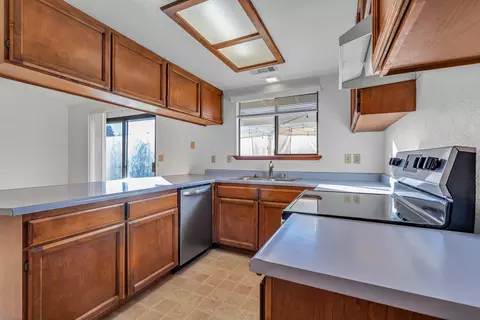 Kitchen - 310 Moonstone Way, Redding, CA 96003 photo 2 of 3