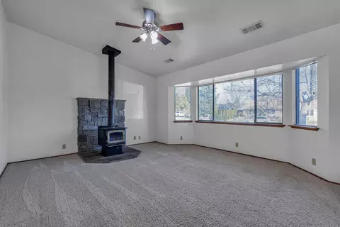 Living - 310 Moonstone Way, Redding, CA 96003 photo 3 of 5
