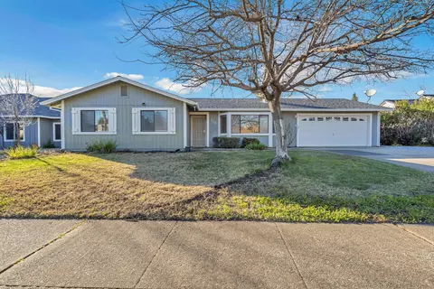 Exterior - 310 Moonstone Way, Redding, CA 96003 photo 6 of 6