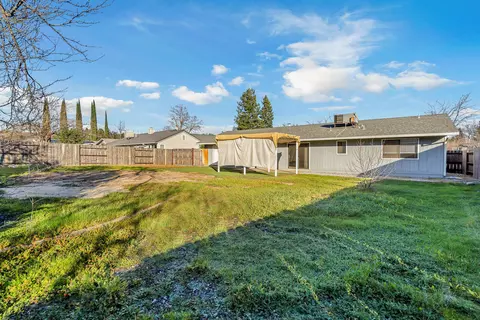 Exterior - 310 Moonstone Way, Redding, CA 96003 photo 5 of 6