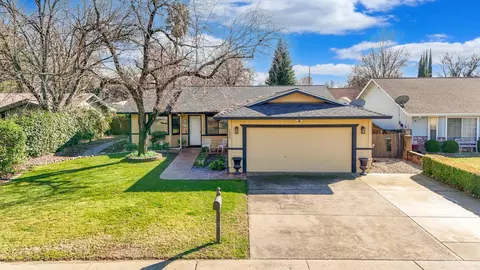 2885 Fernwood St, Redding, CA 96001