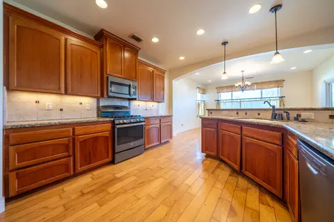 Kitchen - 2199 Princeton Way, Redding, CA 96003 photo 2 of 3