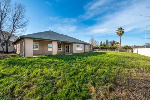 Exterior - 2199 Princeton Way, Redding, CA 96003 photo 10 of 12