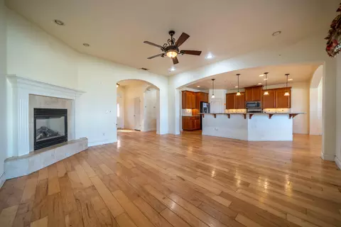 Living - 2199 Princeton Way, Redding, CA 96003 photo 2 of 3