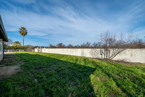 Exterior - 2199 Princeton Way, Redding, CA 96003 photo 5 of 12