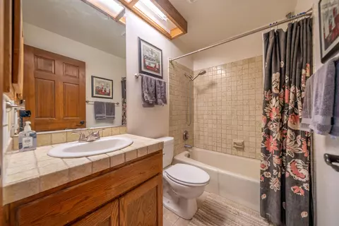 Bath - 19424 Posey Ln, Redding, CA 96003 photo 2 of 2