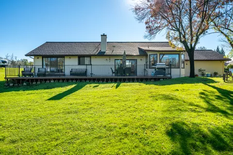 Exterior - 19424 Posey Ln, Redding, CA 96003 photo 12 of 14