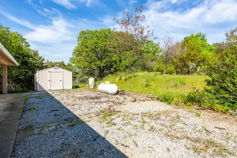 Exterior - 14978 Oak Knoll Dr, Red Bluff, CA 96080 photo 5 of 6