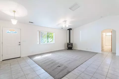 Living - 14978 Oak Knoll Dr, Red Bluff, CA 96080 photo 2 of 5
