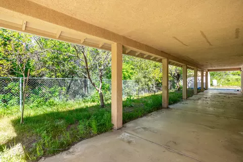 Exterior - 14978 Oak Knoll Dr, Red Bluff, CA 96080 photo 4 of 6
