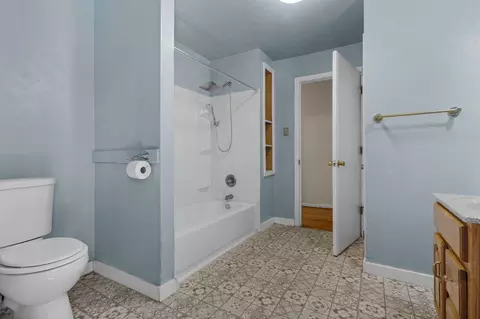 Bath - 18439 Old Oasis Rd, Redding, CA 96003 photo 1 of 1