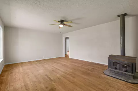 Living - 18439 Old Oasis Rd, Redding, CA 96003 photo 2 of 3