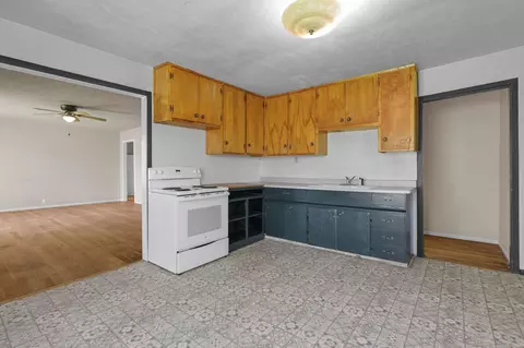 Kitchen - 18439 Old Oasis Rd, Redding, CA 96003 photo 2 of 2
