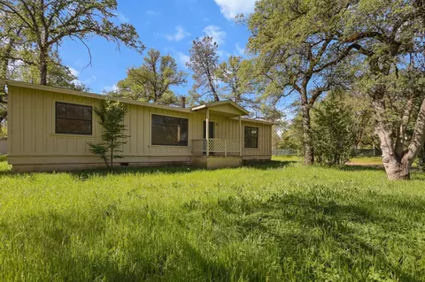 Exterior - 18439 Old Oasis Rd, Redding, CA 96003 photo 10 of 11