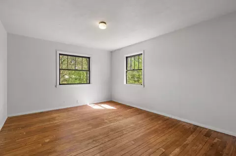 Bedroom - 18439 Old Oasis Rd, Redding, CA 96003 photo 6 of 8