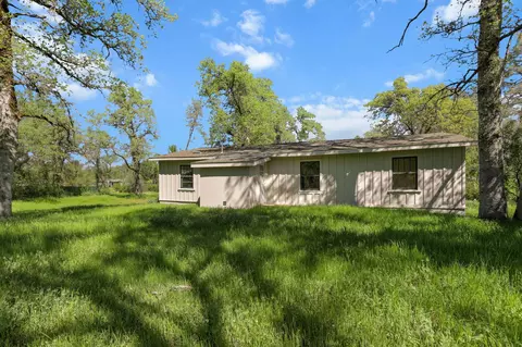 Exterior - 18439 Old Oasis Rd, Redding, CA 96003 photo 8 of 11
