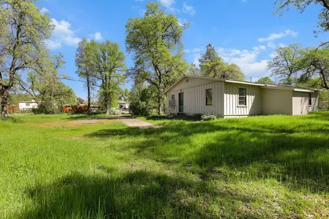 Exterior - 18439 Old Oasis Rd, Redding, CA 96003 photo 7 of 11