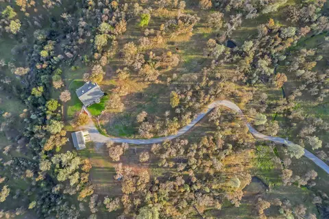 View/Area - 13303 Intermountain Rd, Redding, CA 96003 photo 2 of 4
