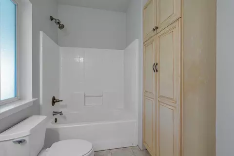 Bath - 13303 Intermountain Rd, Redding, CA 96003 photo 7 of 7