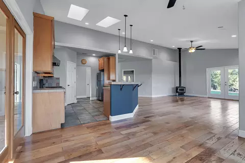Living - 13303 Intermountain Rd, Redding, CA 96003 photo 6 of 6