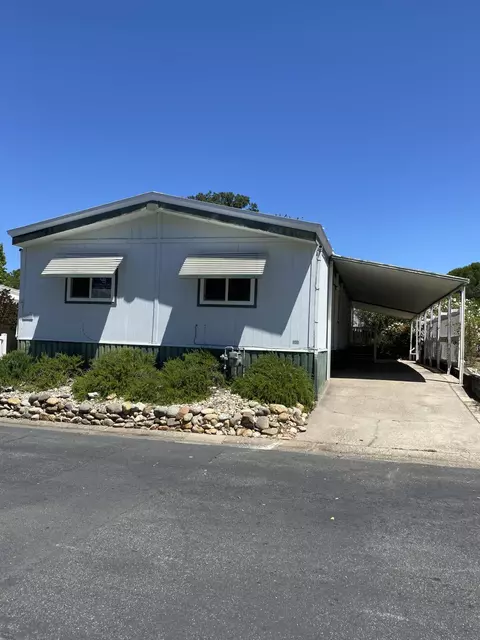 827 Shawnee Trl, Redding, CA 96003 photo 2