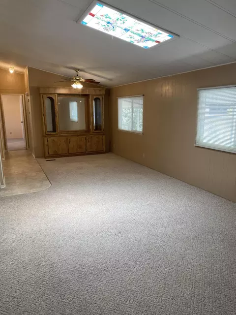 827 Shawnee Trl, Redding, CA 96003 photo 4