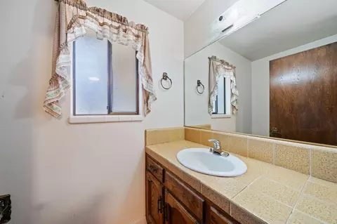 525 Royal Oaks Dr, Redding, CA 96001 photo 29