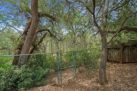 525 Royal Oaks Dr, Redding, CA 96001 photo 39