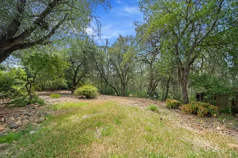 525 Royal Oaks Dr, Redding, CA 96001 photo 37