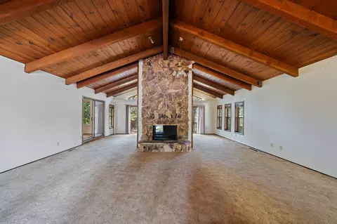 525 Royal Oaks Dr, Redding, CA 96001 photo 3