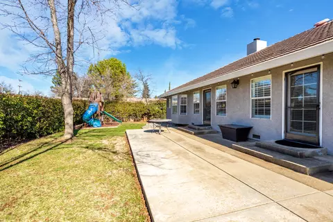 4100 Saratoga Dr, Redding, CA 96002 photo 22