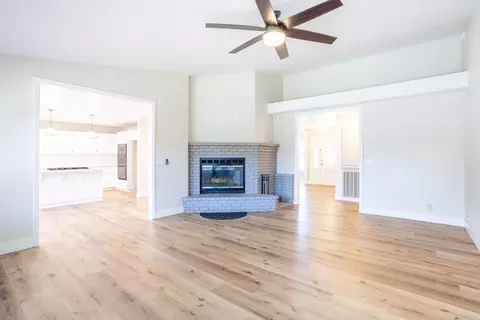4100 Saratoga Dr, Redding, CA 96002 photo 9