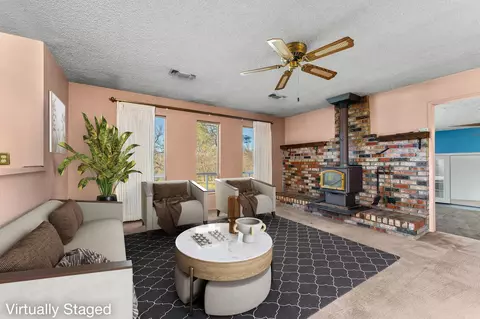 11599 Wilvern Ln, Redding, CA 96003 photo 3