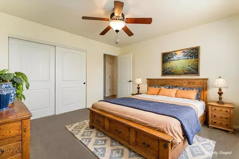 Bedroom - 1263 Riviera Dr, Redding, CA 96001 photo 4 of 9