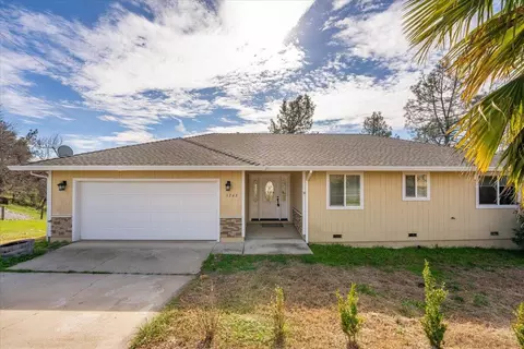 1263 Riviera Dr, Redding, CA 96001