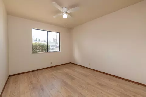 Bedroom - 1683 Kildare Dr, Redding, CA 96001 photo 2 of 2