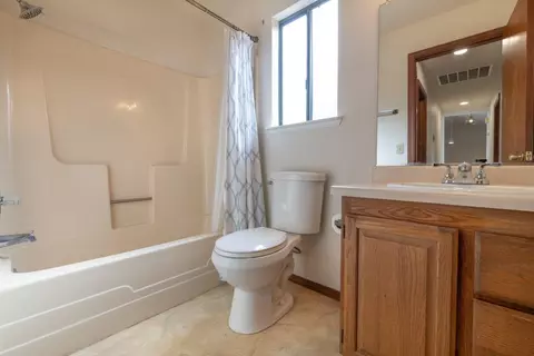 Bath - 1683 Kildare Dr, Redding, CA 96001 photo 2 of 2