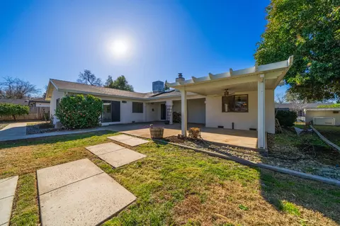Exterior - 7047 Tucker Ln, Redding, CA 96002 photo 3 of 8