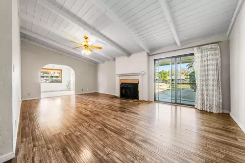 Living - 7047 Tucker Ln, Redding, CA 96002 photo 4 of 5