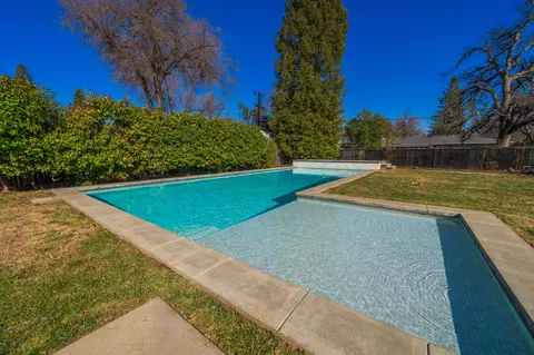 Exterior - 7047 Tucker Ln, Redding, CA 96002 photo 4 of 8