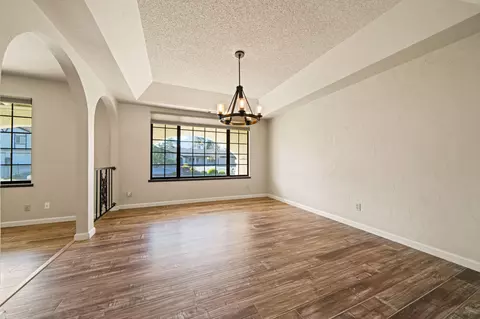 Living - 7047 Tucker Ln, Redding, CA 96002 photo 5 of 5