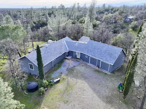 13374 Hidden Oaks Trl, Redding, CA 96003