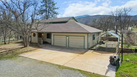 Exterior - 4412 Saint Rose Way, Yreka, CA 96097 photo 1 of 14