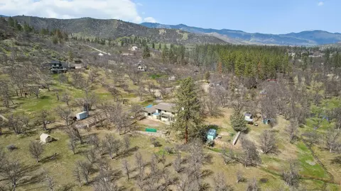 View/Area - 4412 Saint Rose Way, Yreka, CA 96097 photo 3 of 7