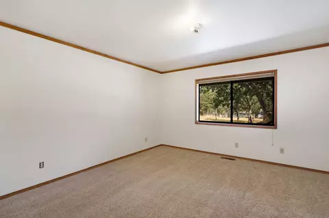 Bedroom - 4412 Saint Rose Way, Yreka, CA 96097 photo 5 of 5